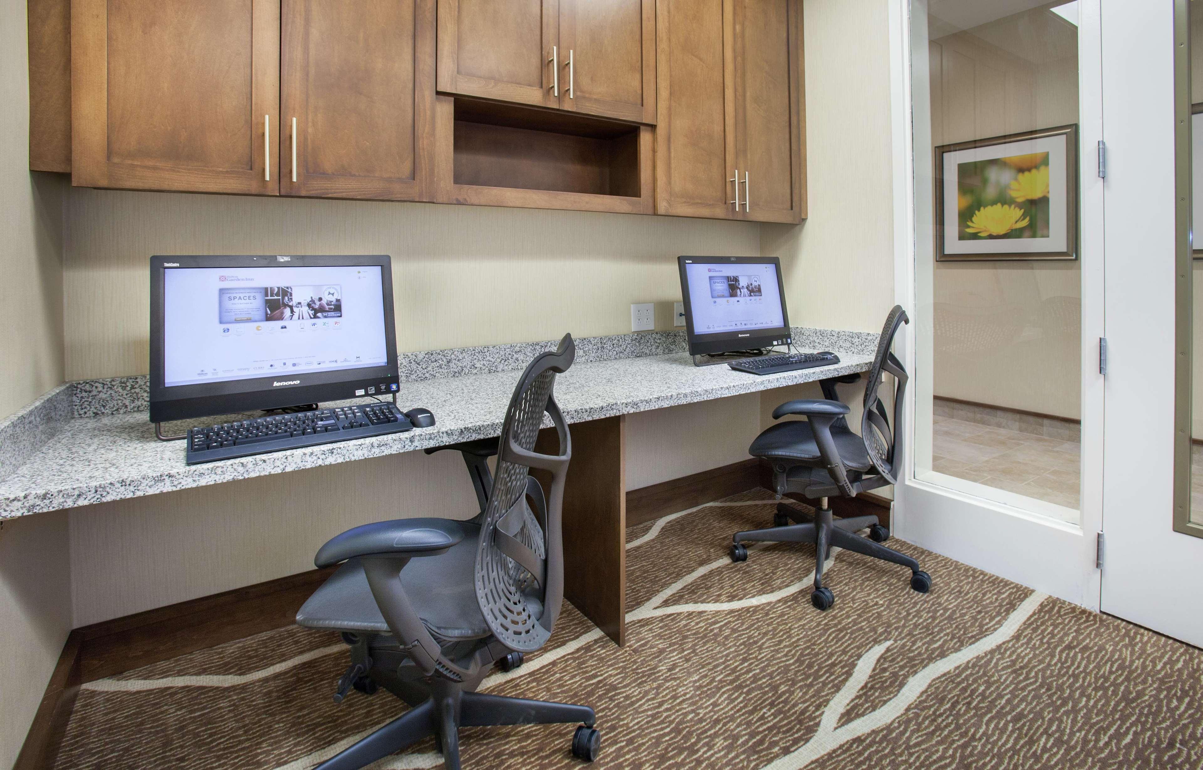 Hilton Garden Inn Jackson/Флоууд Екстериор снимка